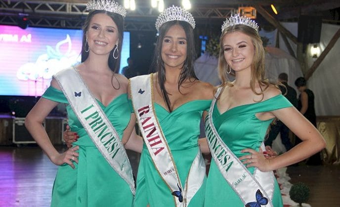 Jana na Dutra Fala Como Nova Rainha De Seara BelosF7